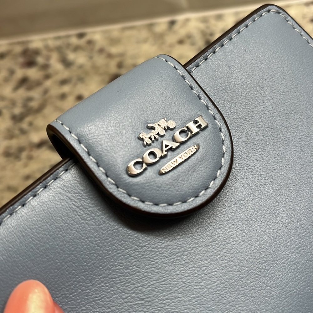 Coach Medium Leather Wallet NWT - Picture 10 of 12